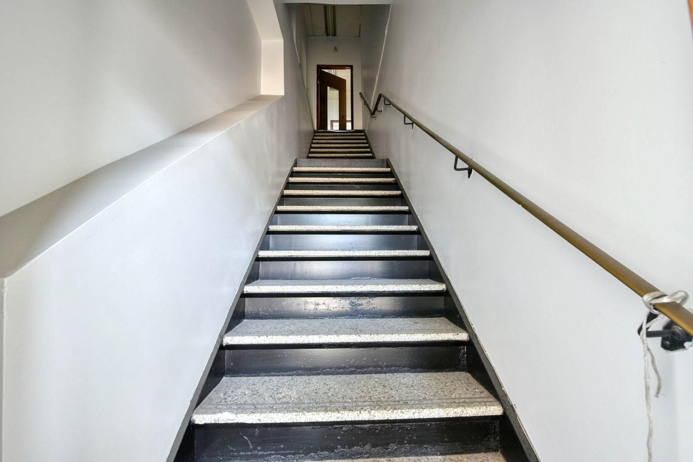 Staircase - 900 Rue Jean-Talon O., Montréal (Villeray/Saint-Michel/Parc-Extension), QC