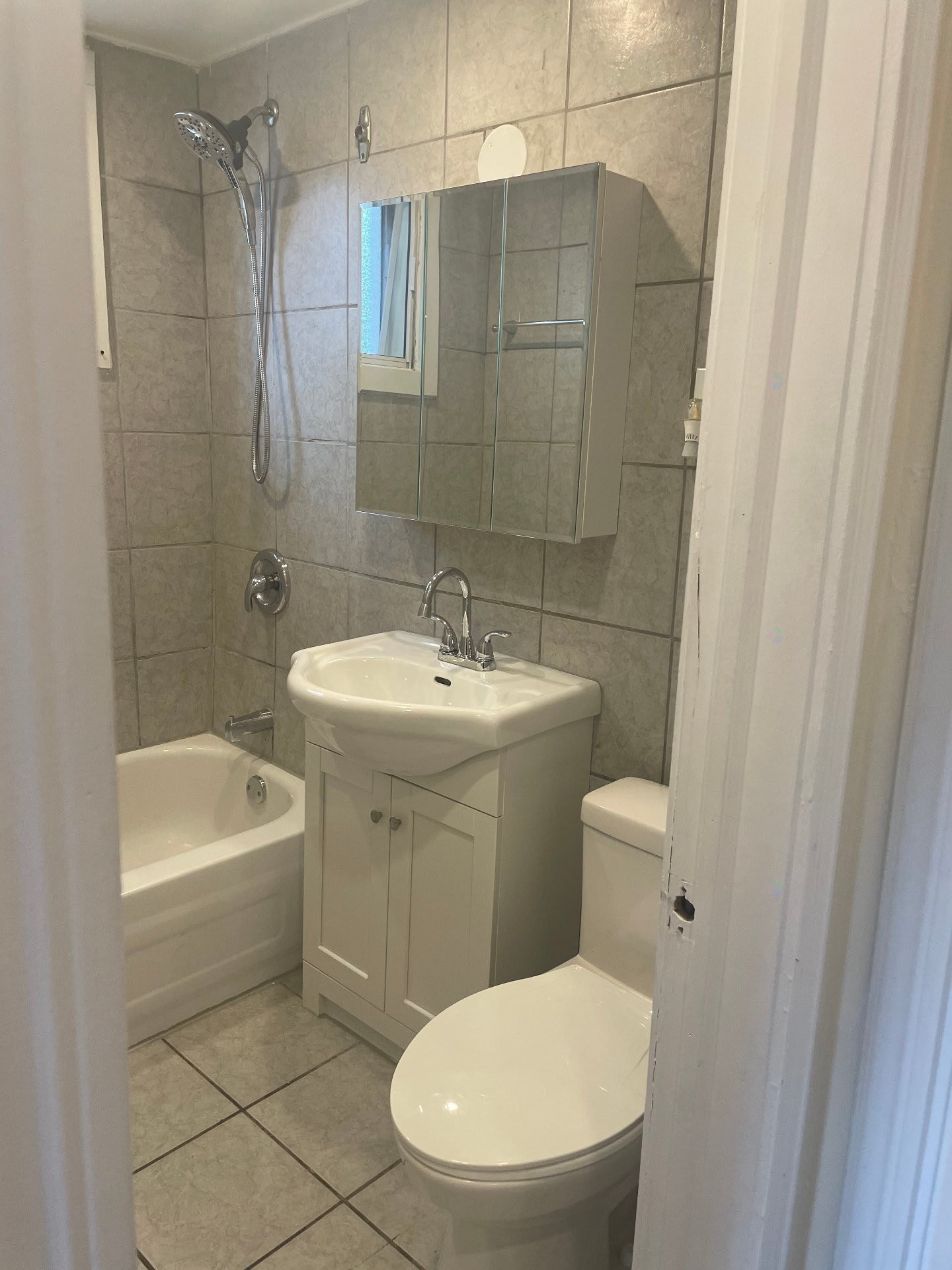 Salle de bains - 2-8475 Boul. De L'Acadie, Montréal (Villeray/Saint-Michel/Parc-Extension), QC - Indoor Photo Showing Bathroom