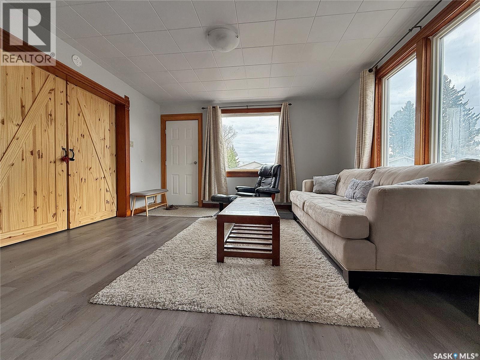 106 Carlton Street, Rocanville, SK - Indoor Photo Showing Living Room