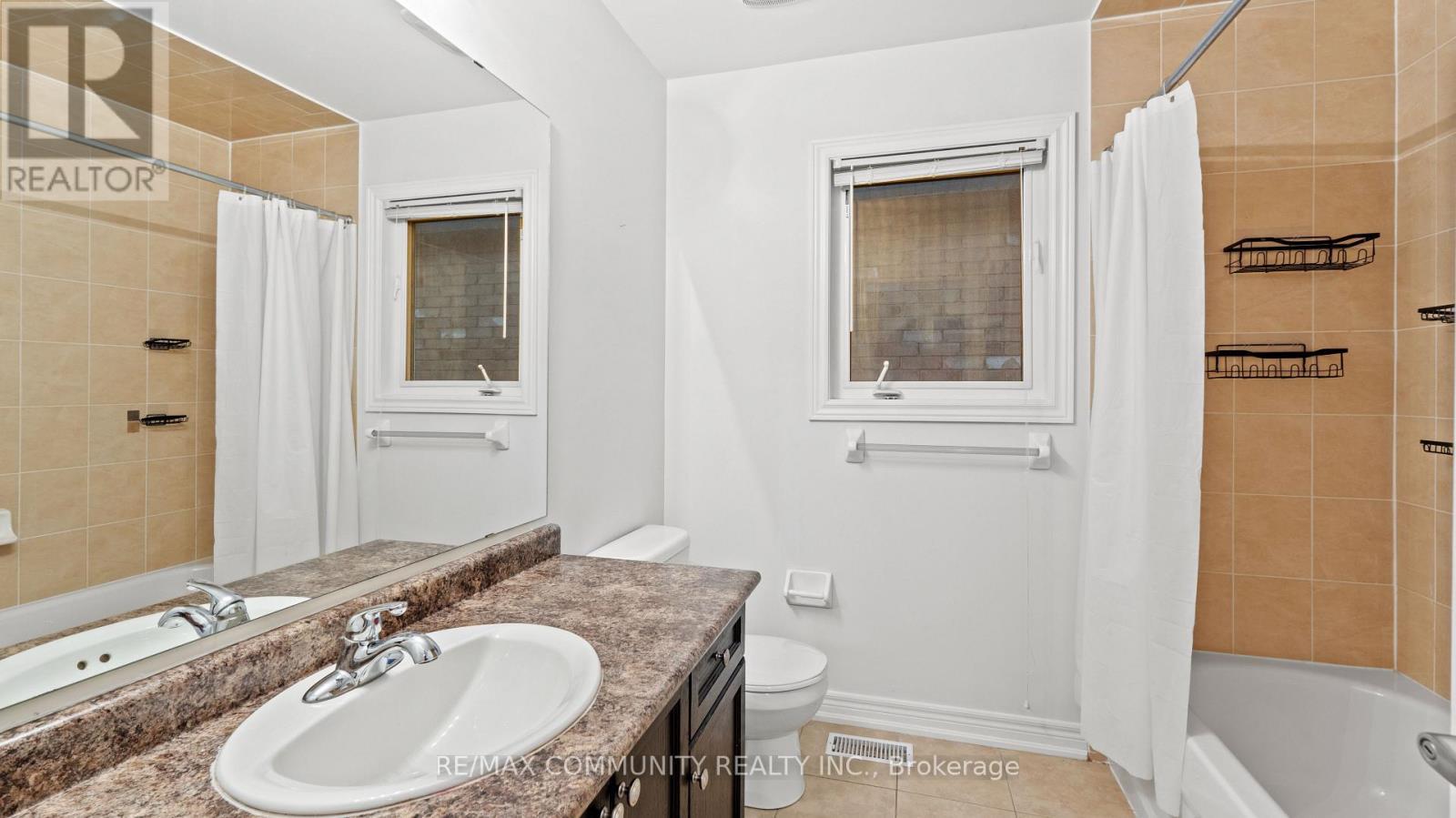 83 Swenson Street, New Tecumseth, ON - Indoor Photo Showing Bathroom