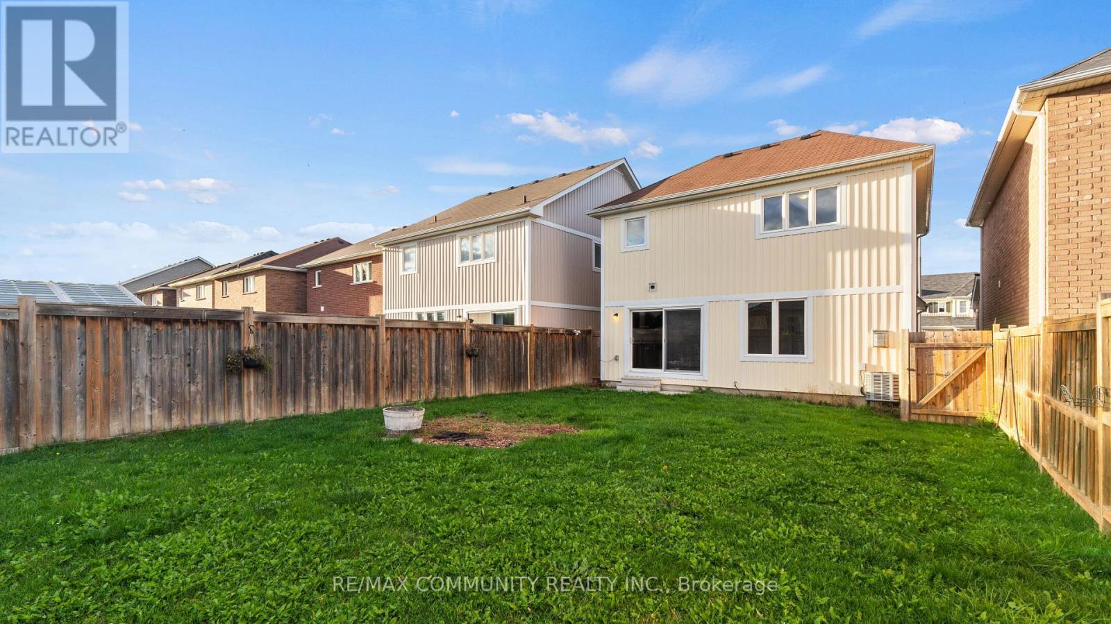 83 Swenson Street, New Tecumseth, ON - Outdoor With Exterior