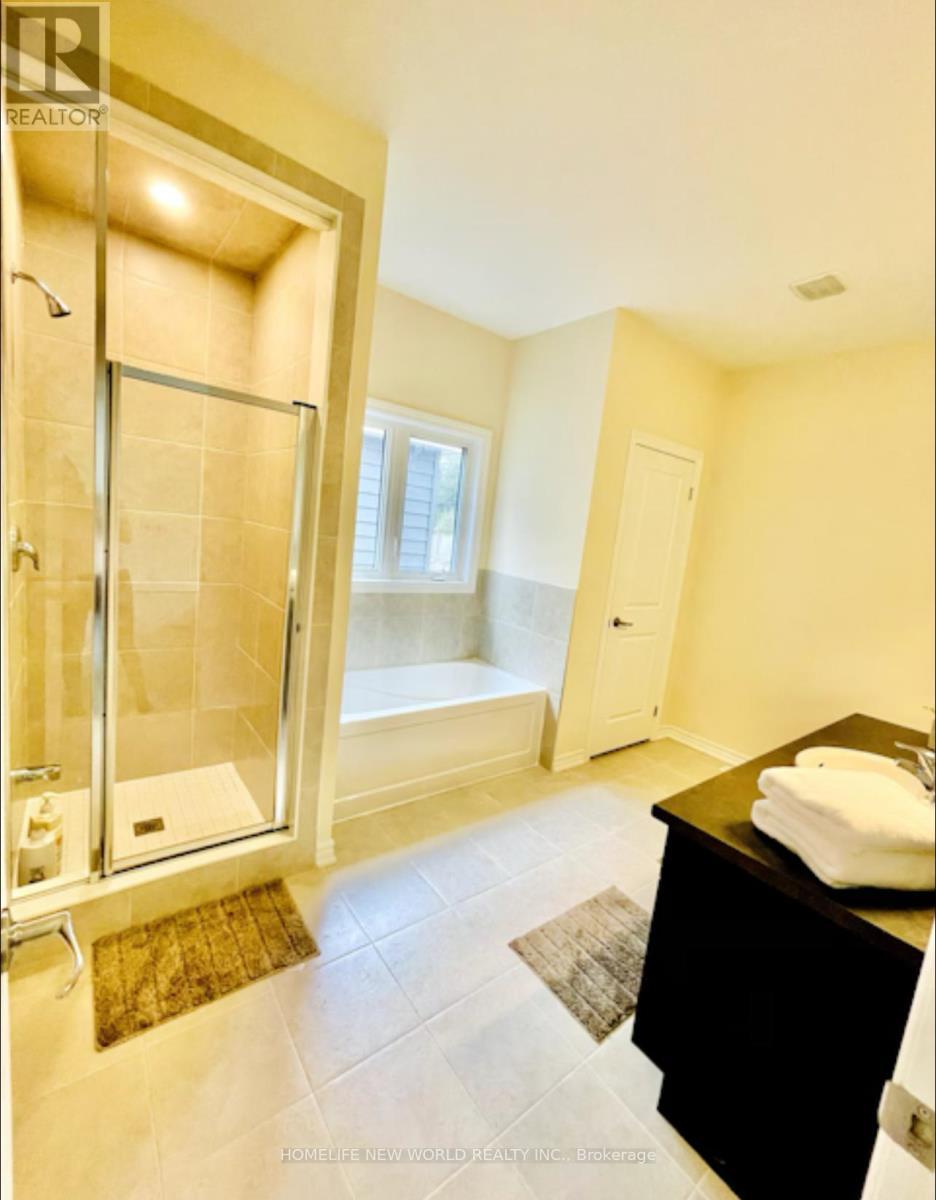325 Mceachern Lane, Gravenhurst, ON - Indoor Photo Showing Bathroom