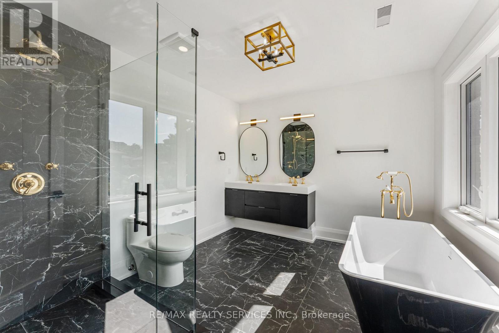 49 Greendowns Drive, Toronto, ON - Indoor Photo Showing Bathroom