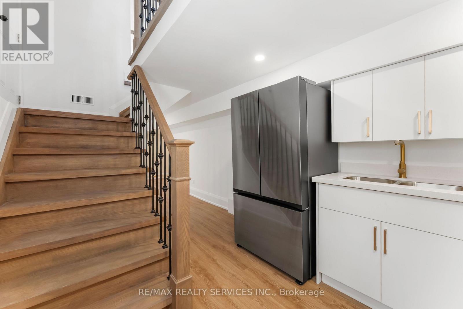 49 Greendowns Drive, Toronto, ON - Indoor