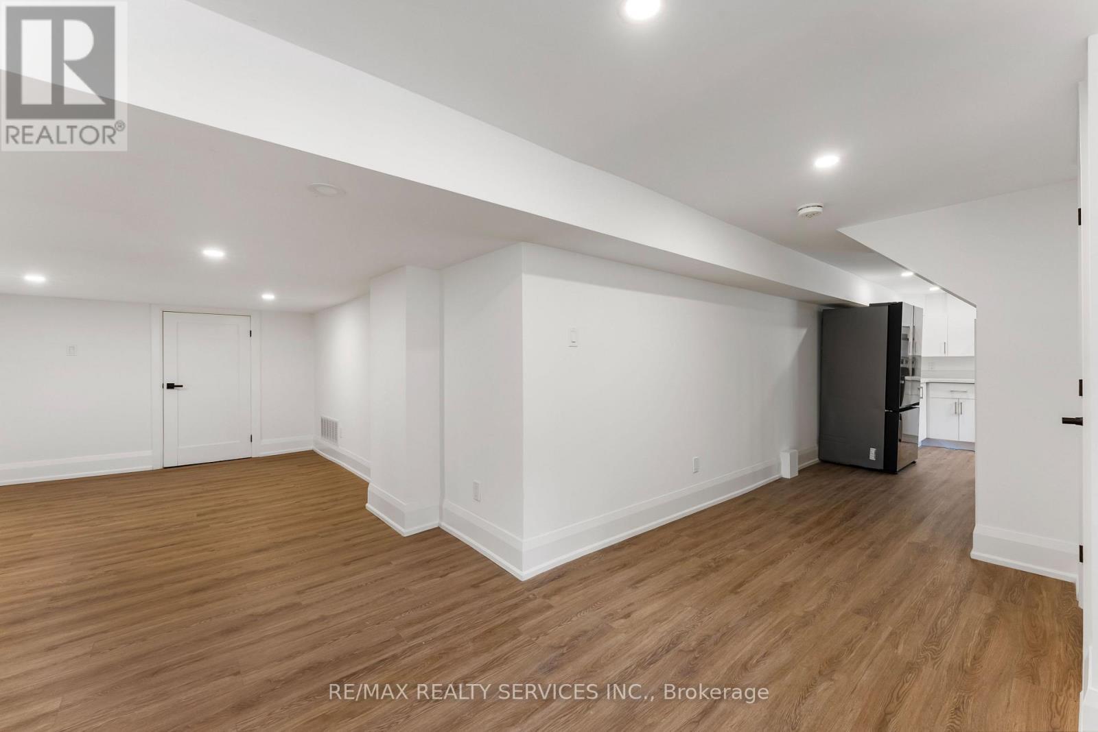 49 Greendowns Drive, Toronto, ON - Indoor Photo Showing Other Room