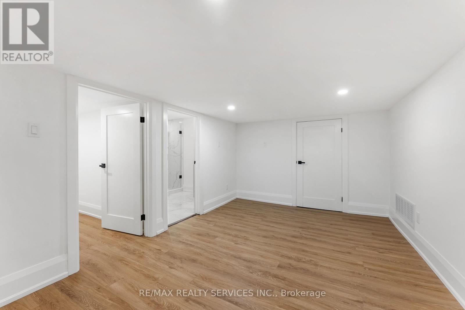 49 Greendowns Drive, Toronto, ON - Indoor Photo Showing Other Room