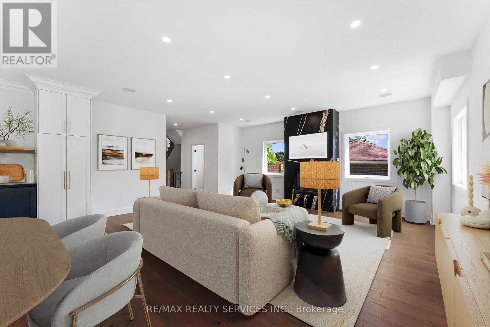 49 Greendowns Drive, Toronto, ON - Indoor Photo Showing Living Room