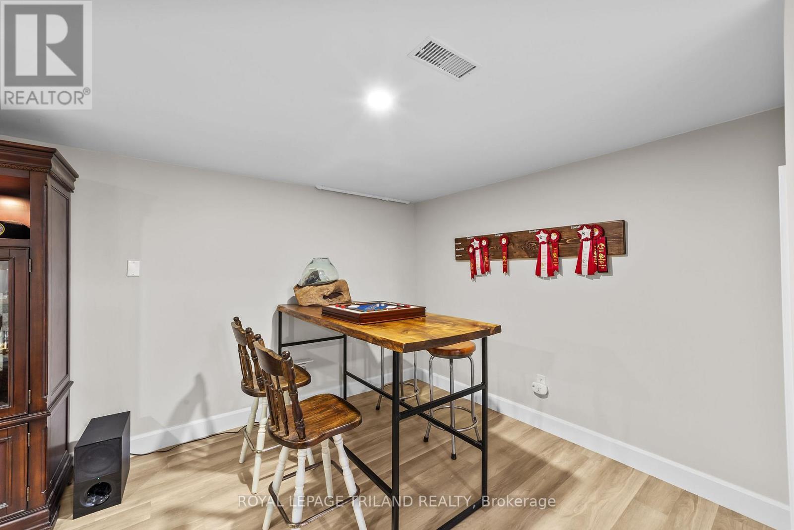 202 Appin Road, Southwest Middlesex (Glencoe), ON - Indoor Photo Showing Dining Room