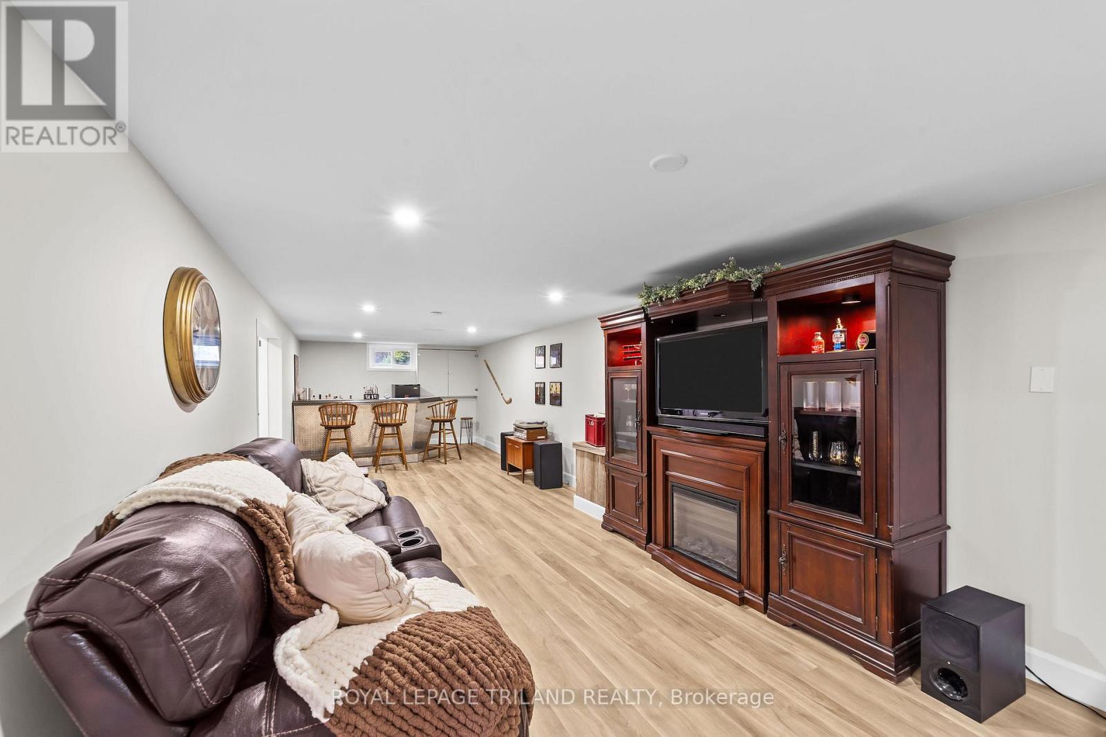 202 Appin Road, Southwest Middlesex (Glencoe), ON - Indoor