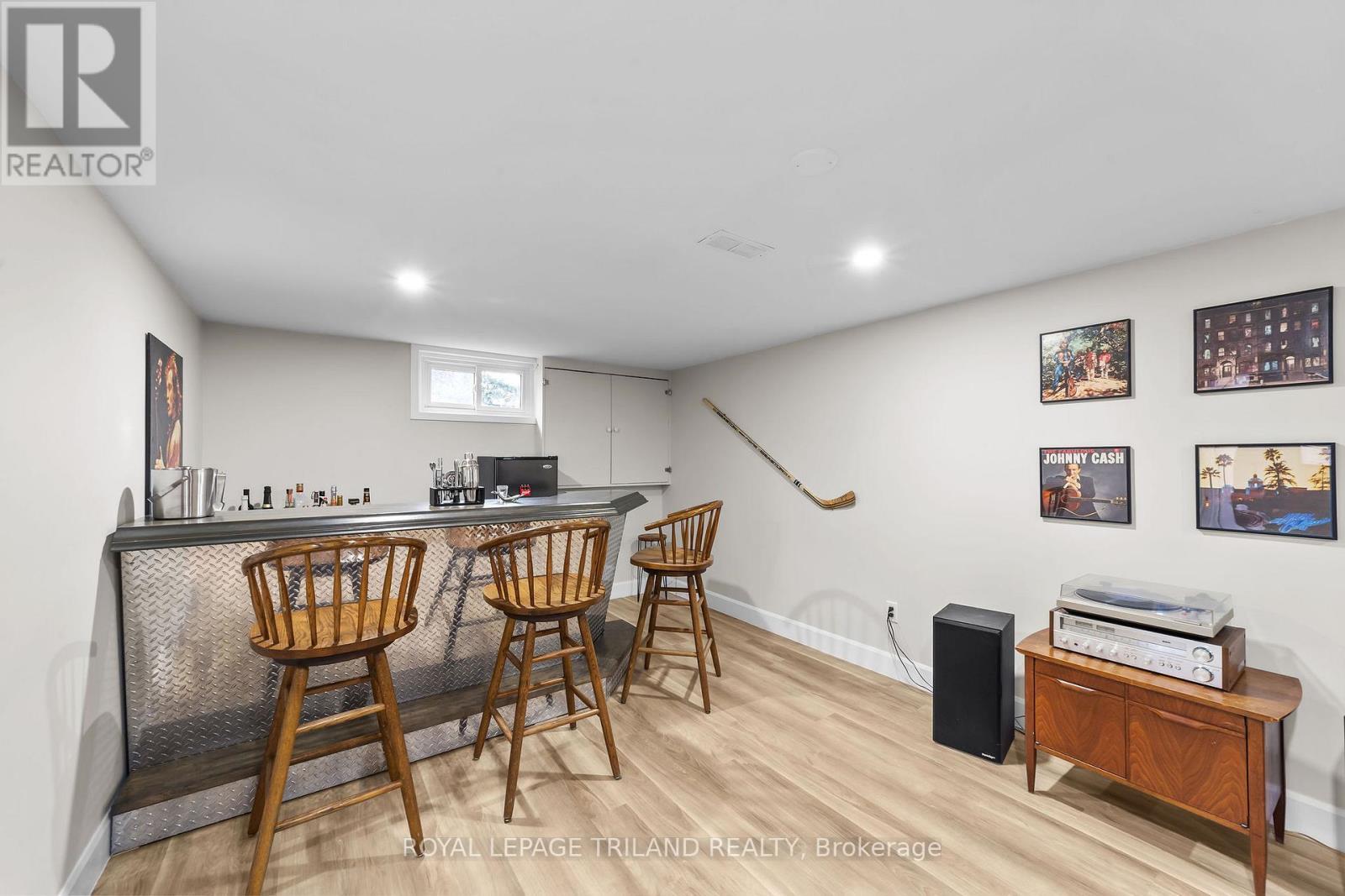 202 Appin Road, Southwest Middlesex (Glencoe), ON - Indoor