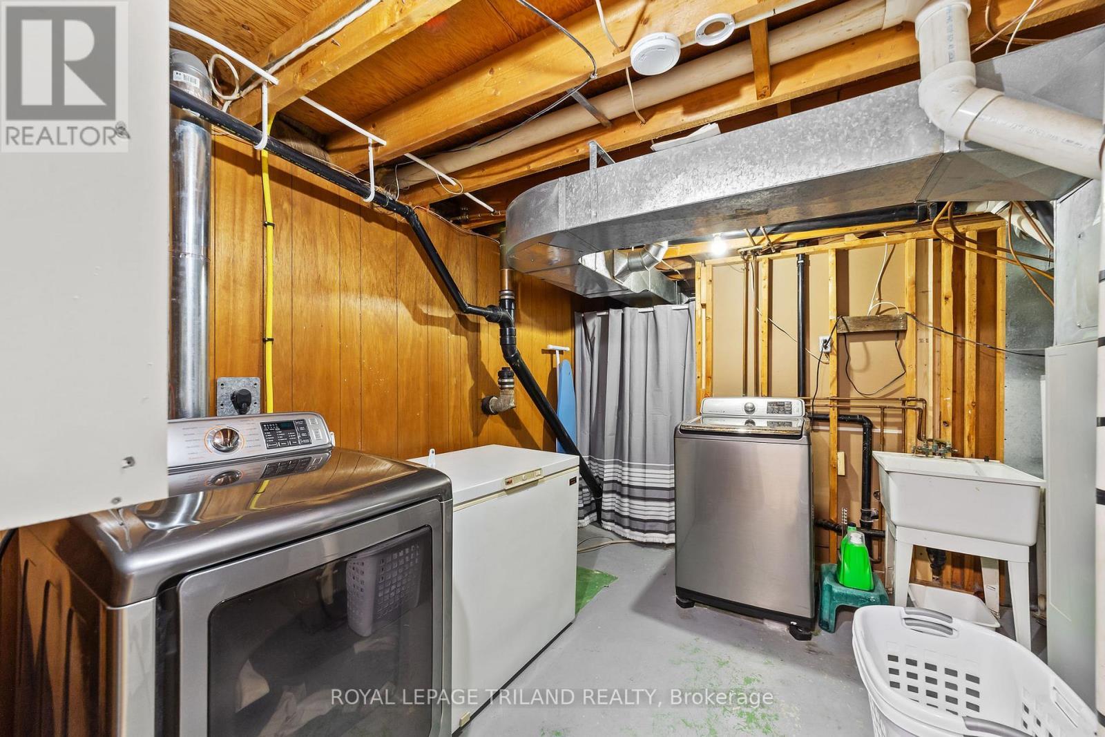 202 Appin Road, Southwest Middlesex (Glencoe), ON - Indoor