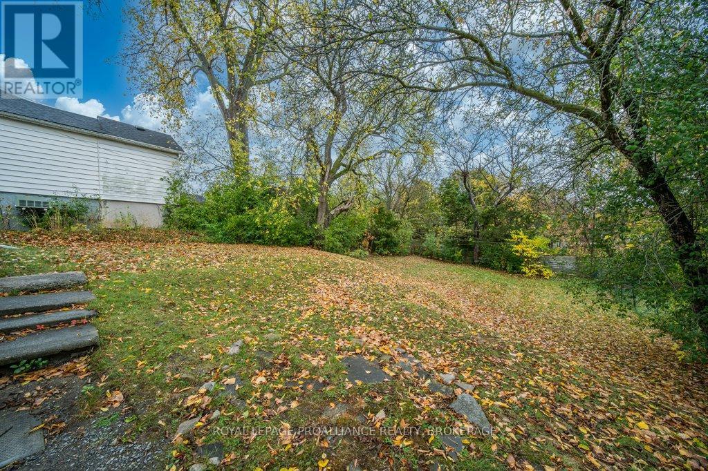 1348 Princess Street, Kingston (West Of Sir John A. Blvd), ON - Outdoor