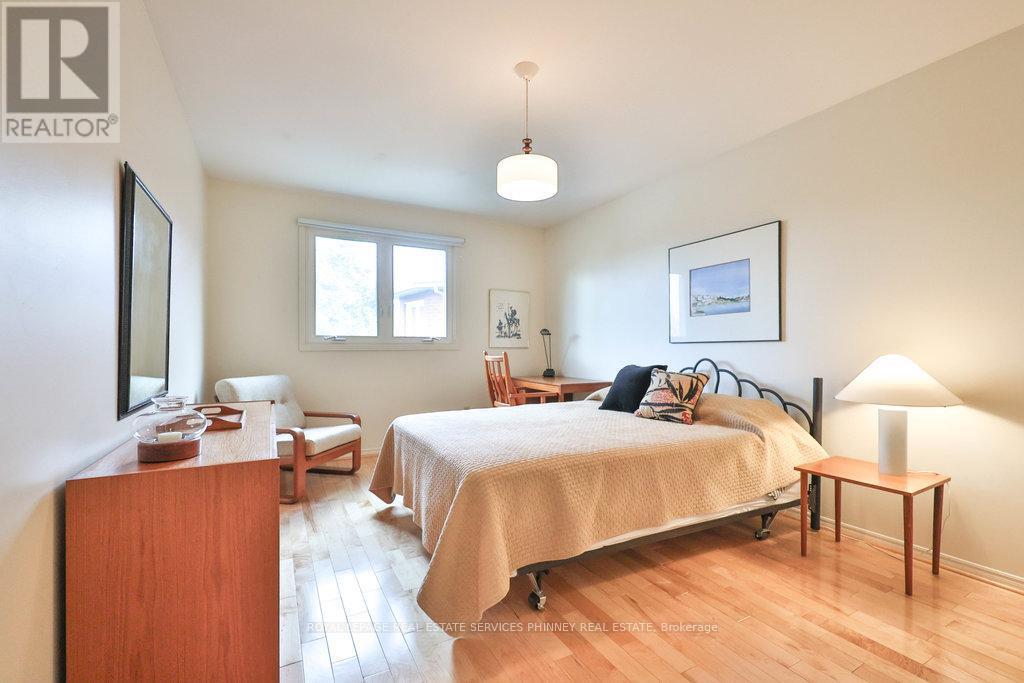 1995 Pitagora Court, Mississauga, ON - Indoor Photo Showing Bedroom