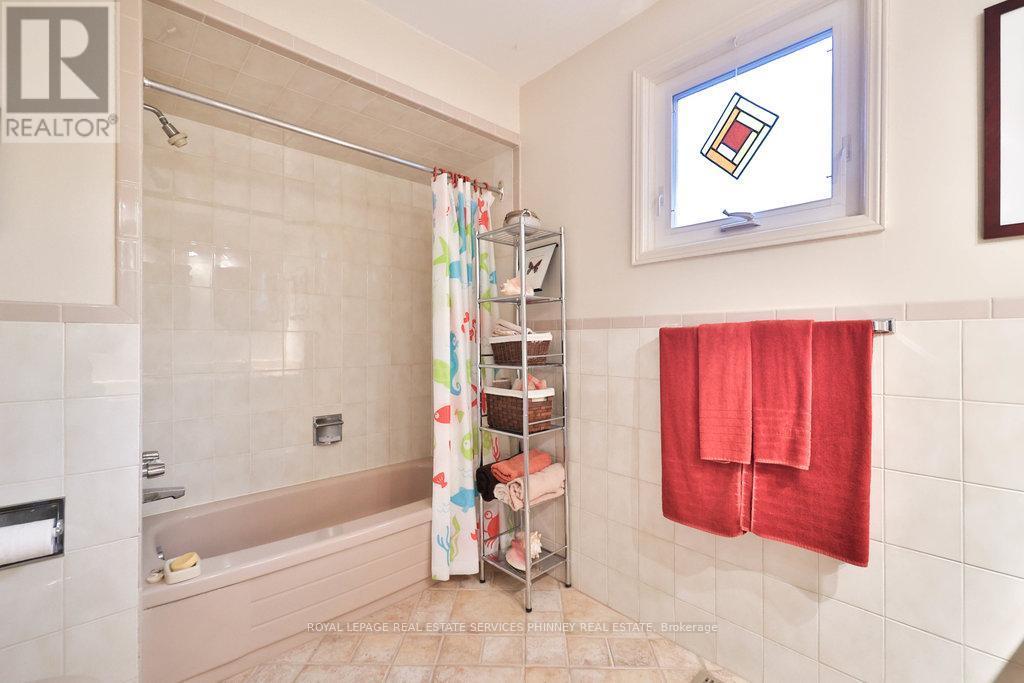 1995 Pitagora Court, Mississauga, ON - Indoor Photo Showing Bathroom