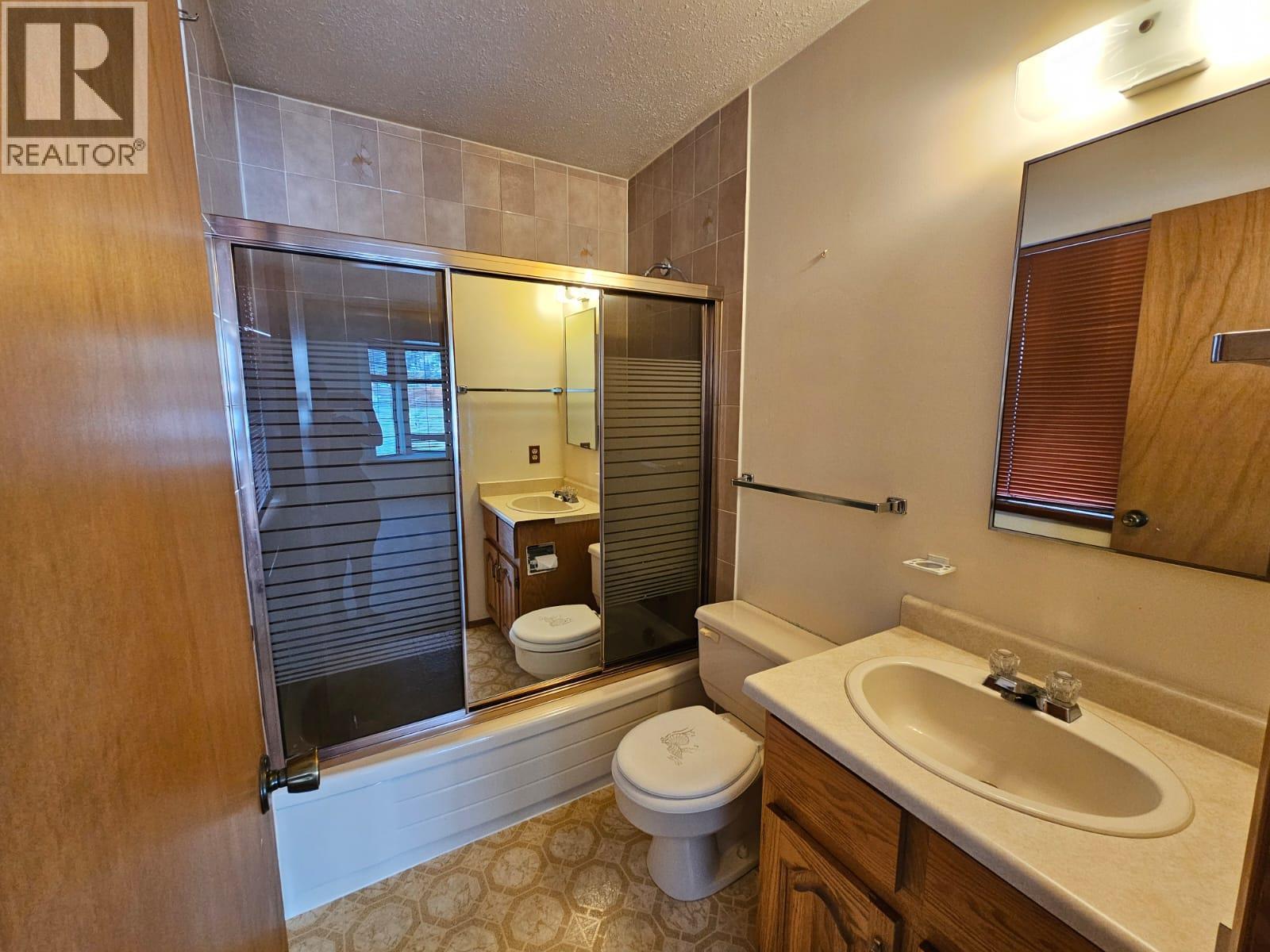 128 Kiskatinaw Crescent, Tumbler Ridge, BC - Indoor Photo Showing Bathroom