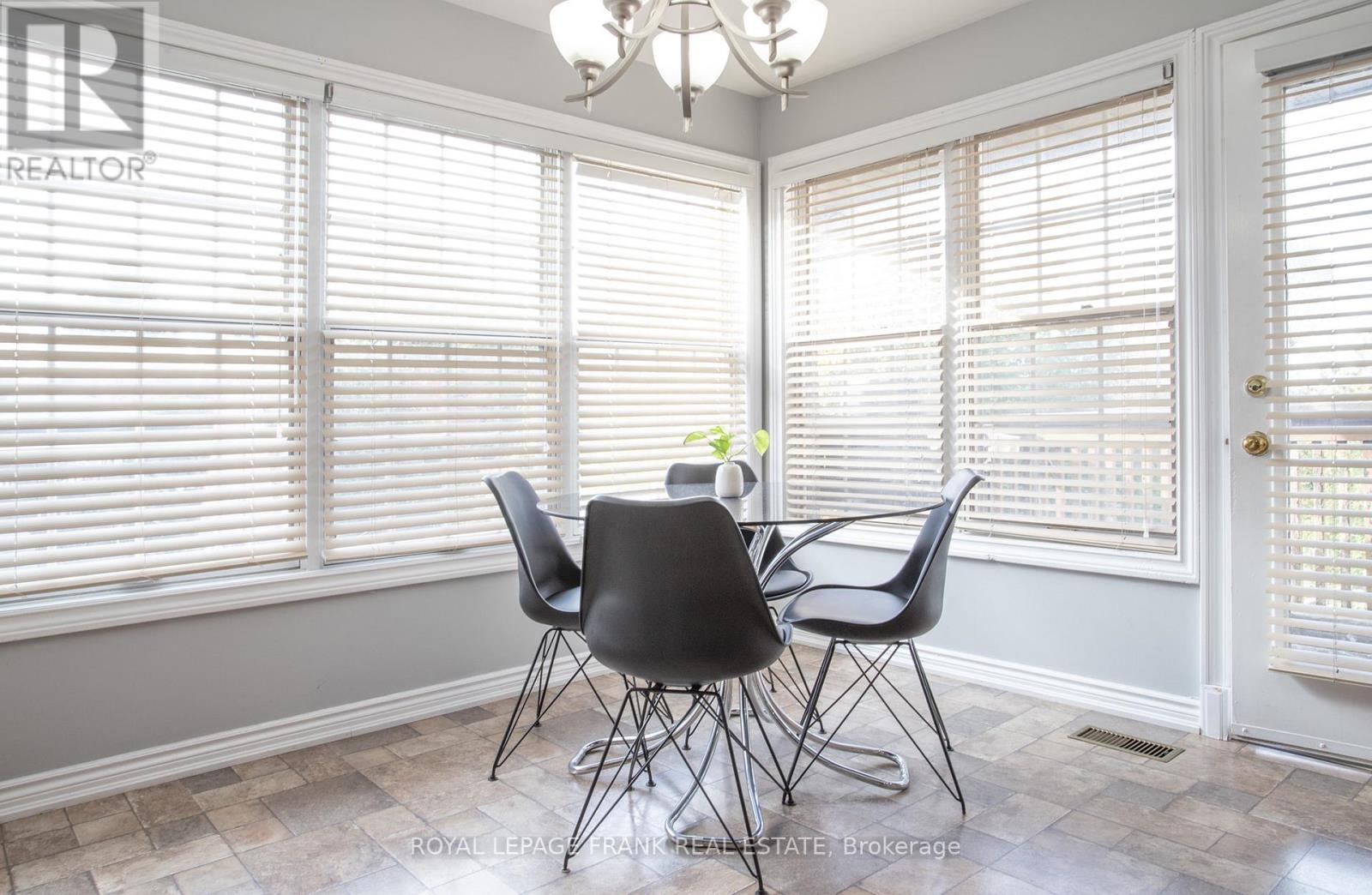 Main - 312 Cumberland Court, Oshawa (Donevan), ON - Indoor Photo Showing Dining Room