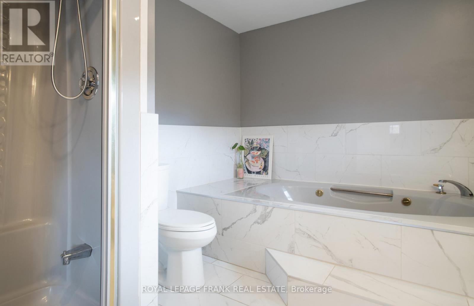 Main - 312 Cumberland Court, Oshawa (Donevan), ON - Indoor Photo Showing Bathroom