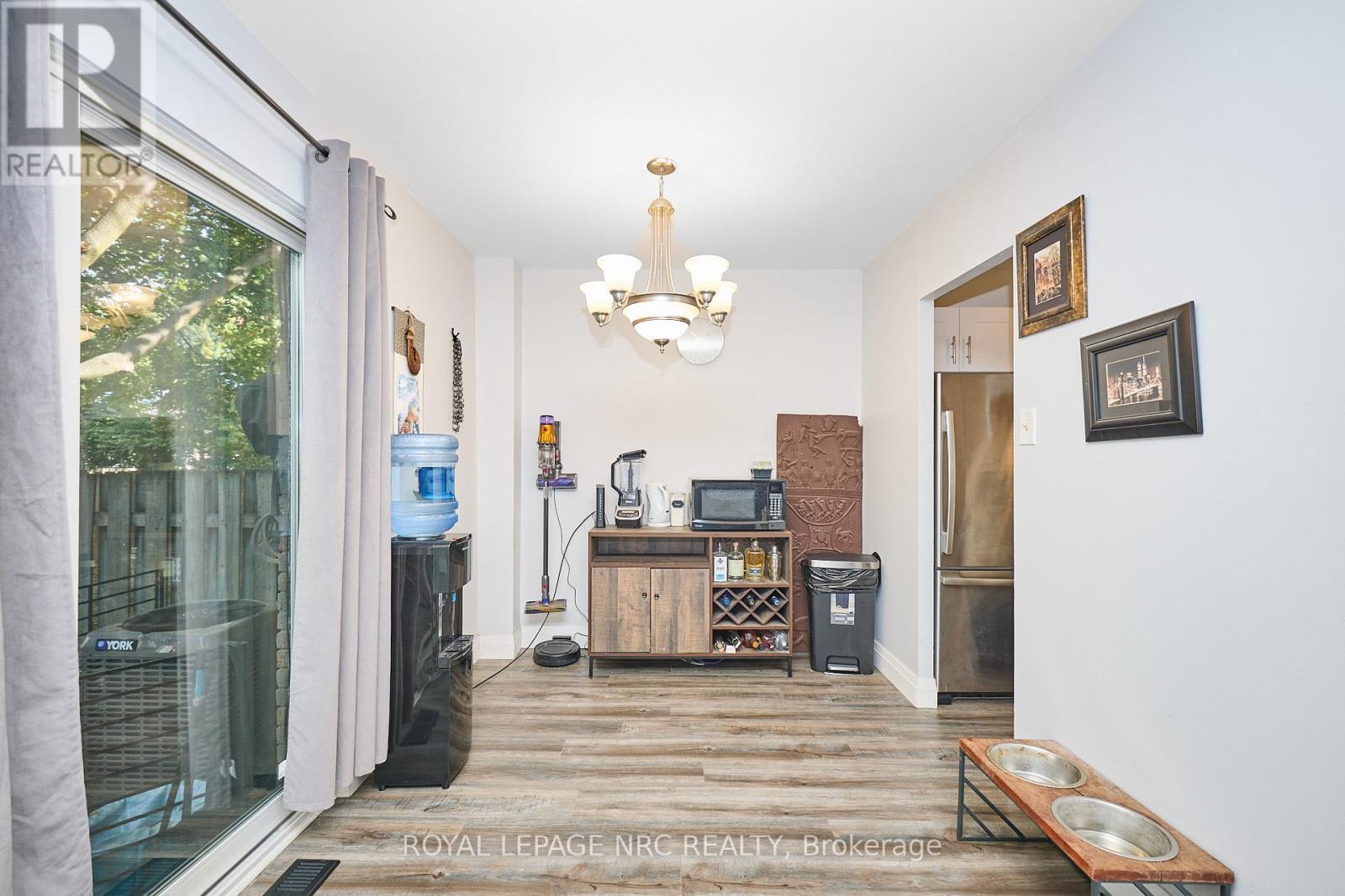 164 - 17 Old Pine Trail, St. Catharines (Carlton/Bunting), ON - Photo Showing Other Room