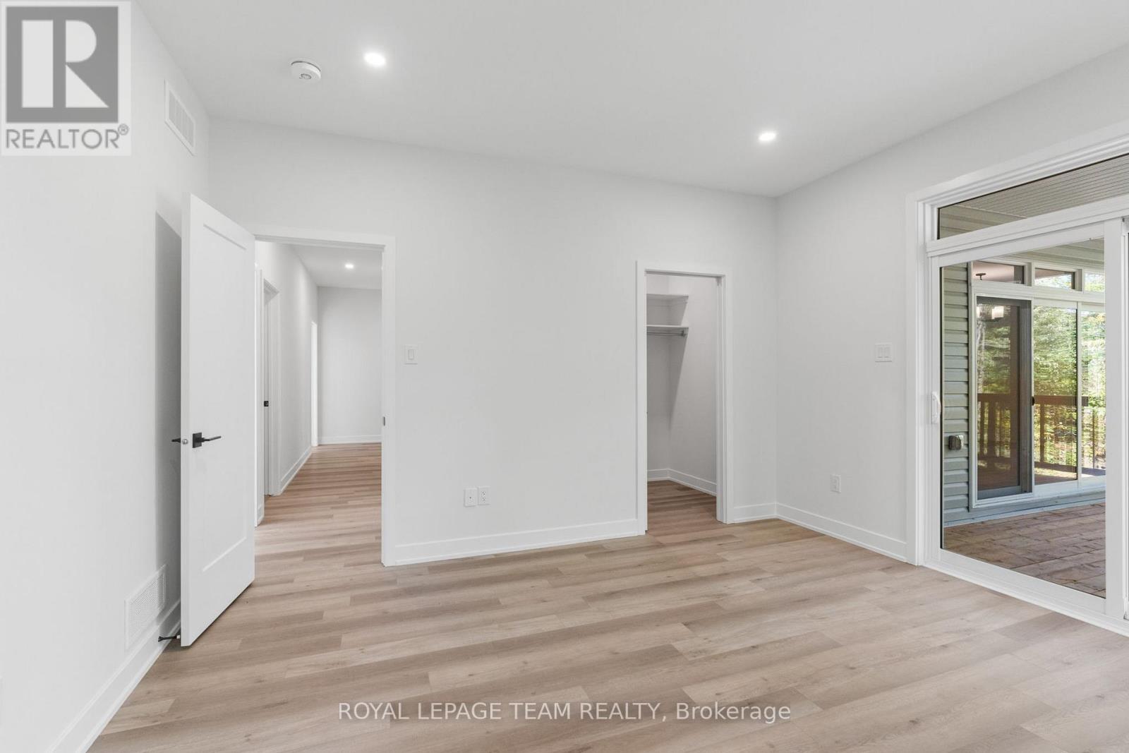 80 Hogan Drive, Mcnab/Braeside, ON - Indoor Photo Showing Other Room