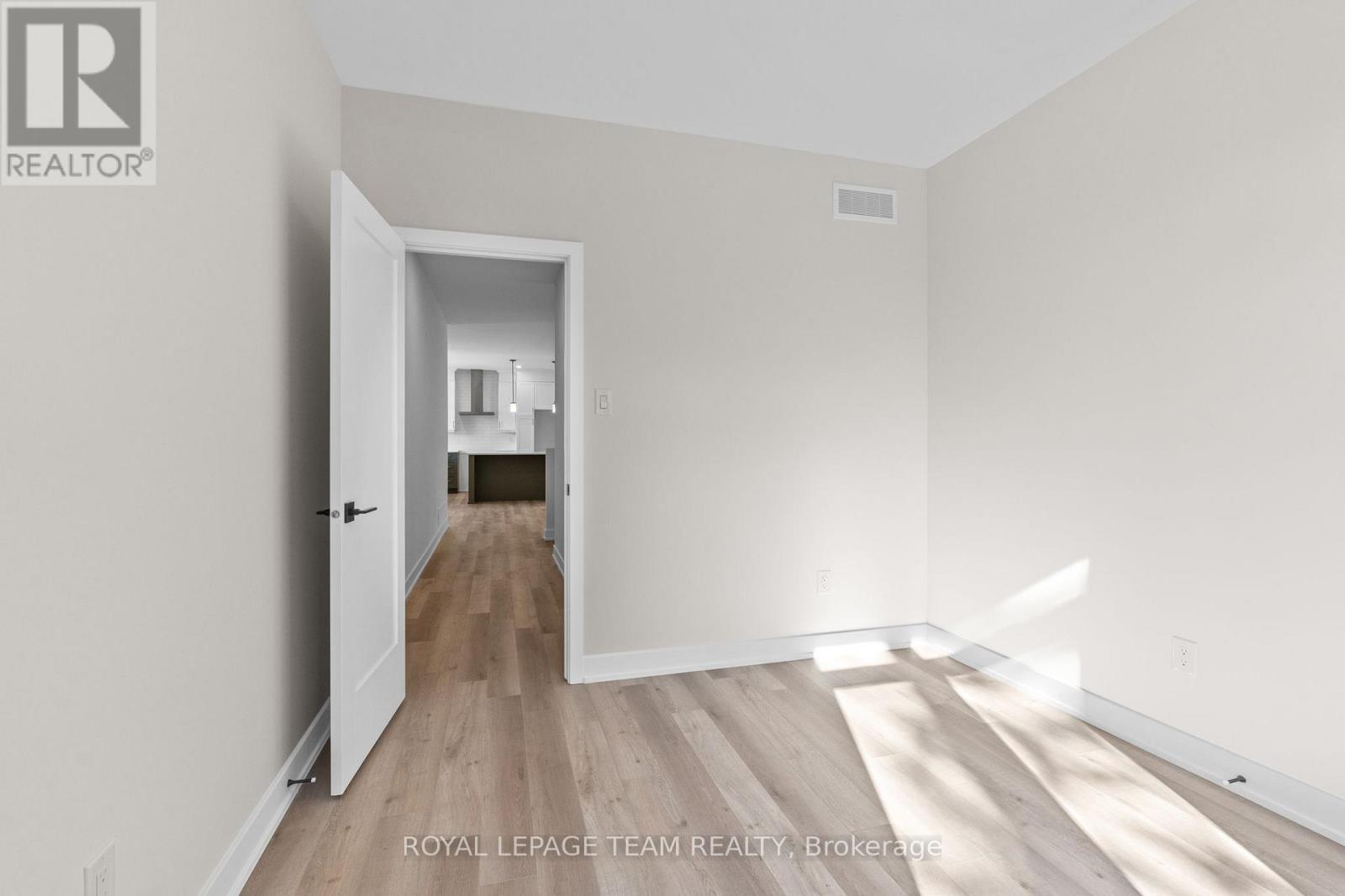 80 Hogan Drive, Mcnab/Braeside, ON - Indoor Photo Showing Other Room