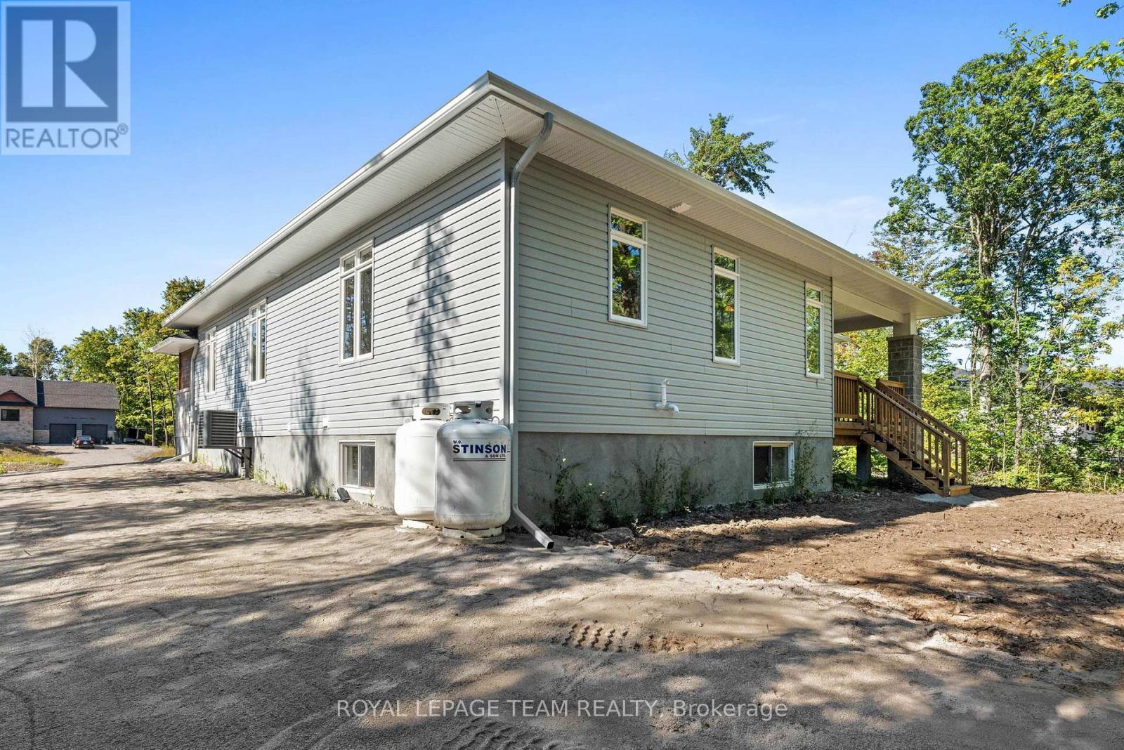 80 Hogan Drive, Mcnab/Braeside, ON - Outdoor