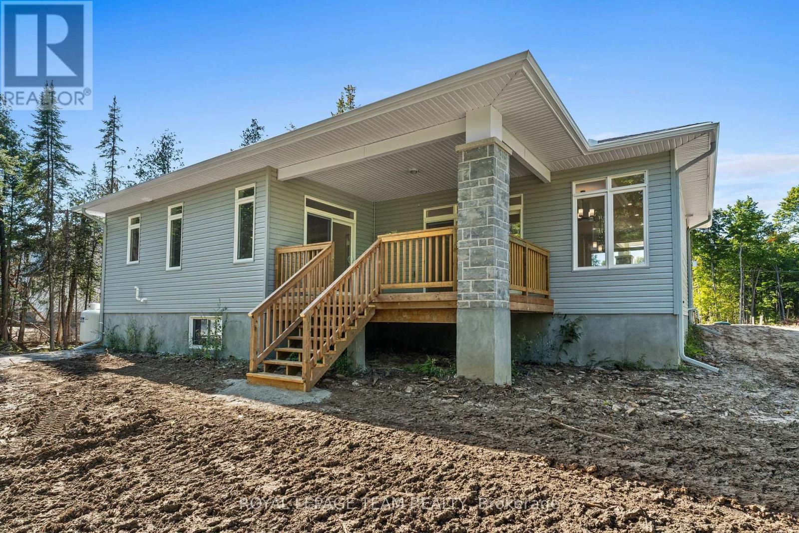 80 Hogan Drive, Mcnab/Braeside, ON - Outdoor With Deck Patio Veranda