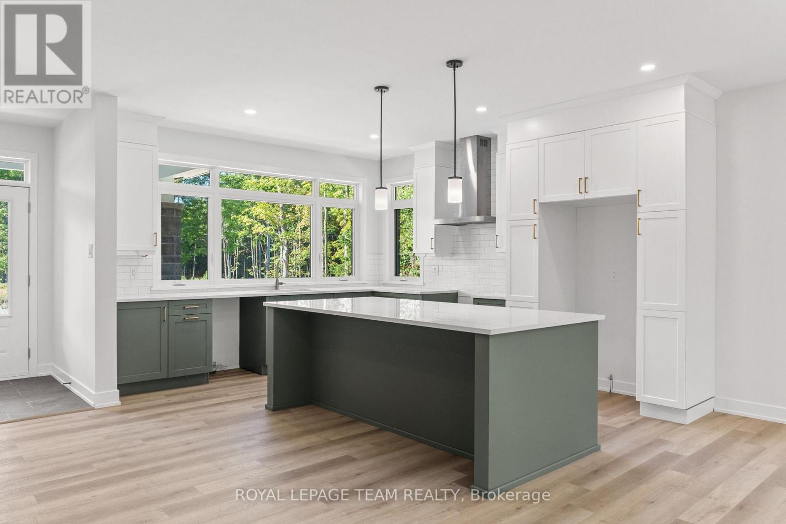 80 Hogan Drive, Mcnab/Braeside, ON - Indoor Photo Showing Kitchen With Upgraded Kitchen