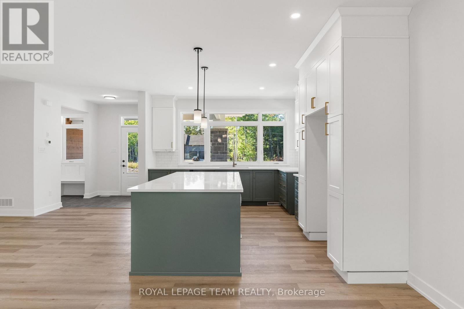 80 Hogan Drive, Mcnab/Braeside, ON - Indoor Photo Showing Kitchen