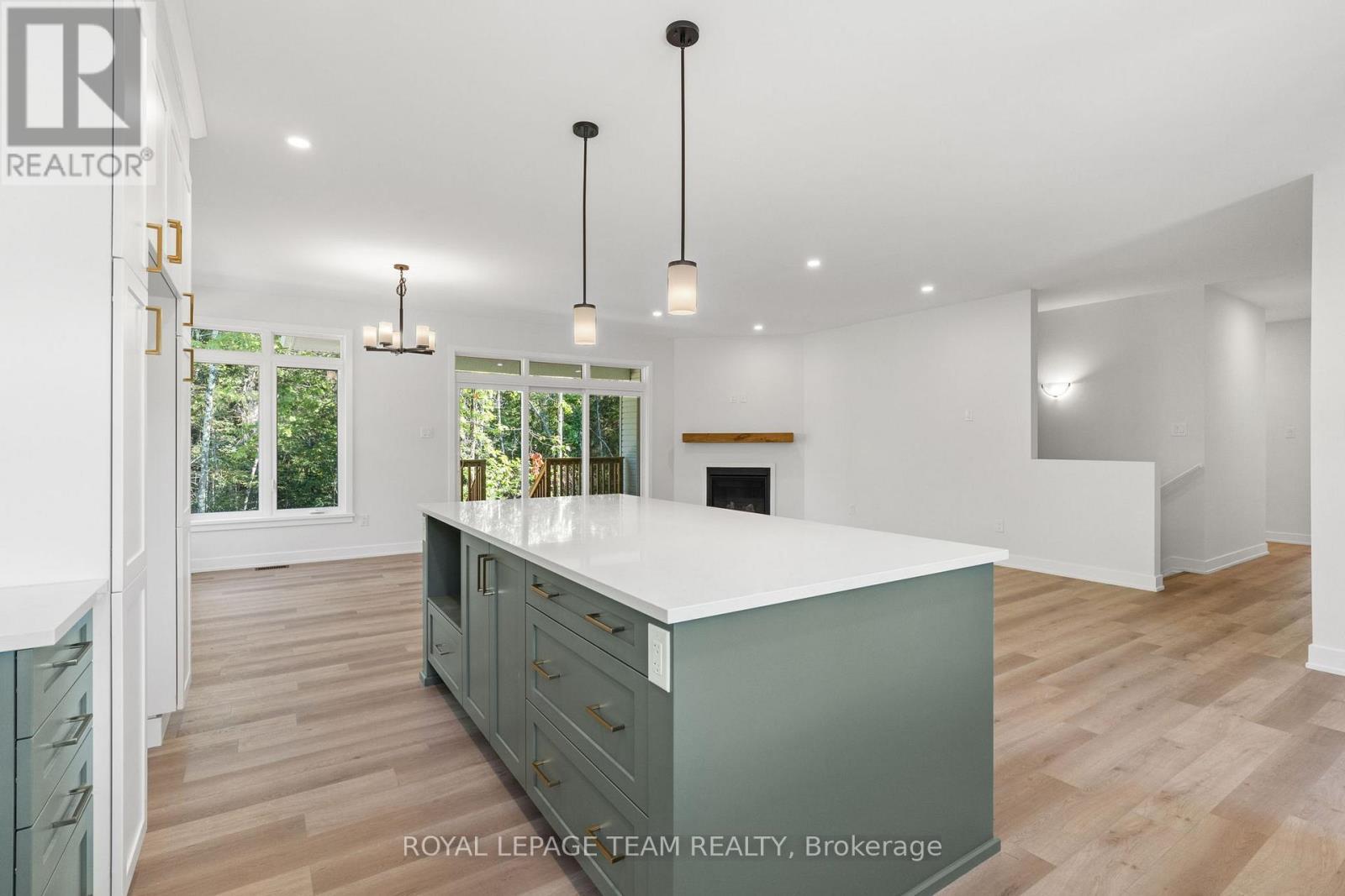 80 Hogan Drive, Mcnab/Braeside, ON - Indoor Photo Showing Kitchen