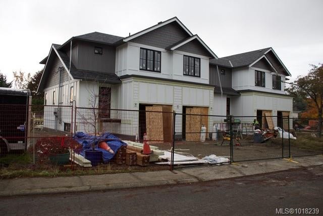 2-3513 Henderson Rd, Oak Bay, BC