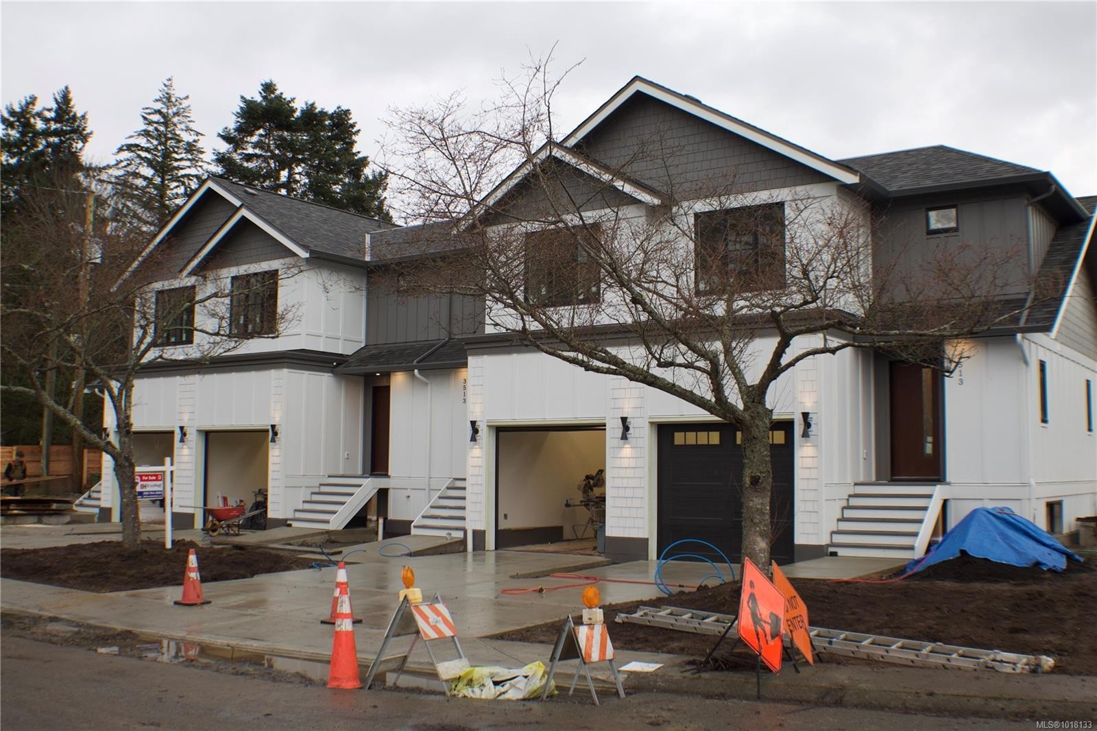 1-3513 Henderson Rd, Oak Bay, BC