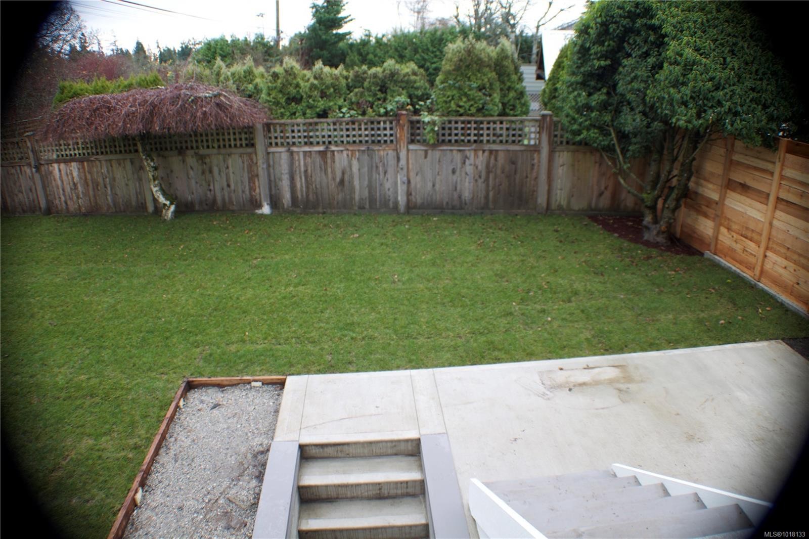 1-3513 Henderson Rd, Oak Bay, BC