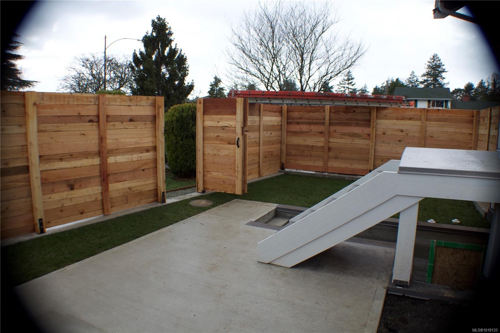 1-3513 Henderson Rd, Oak Bay, BC