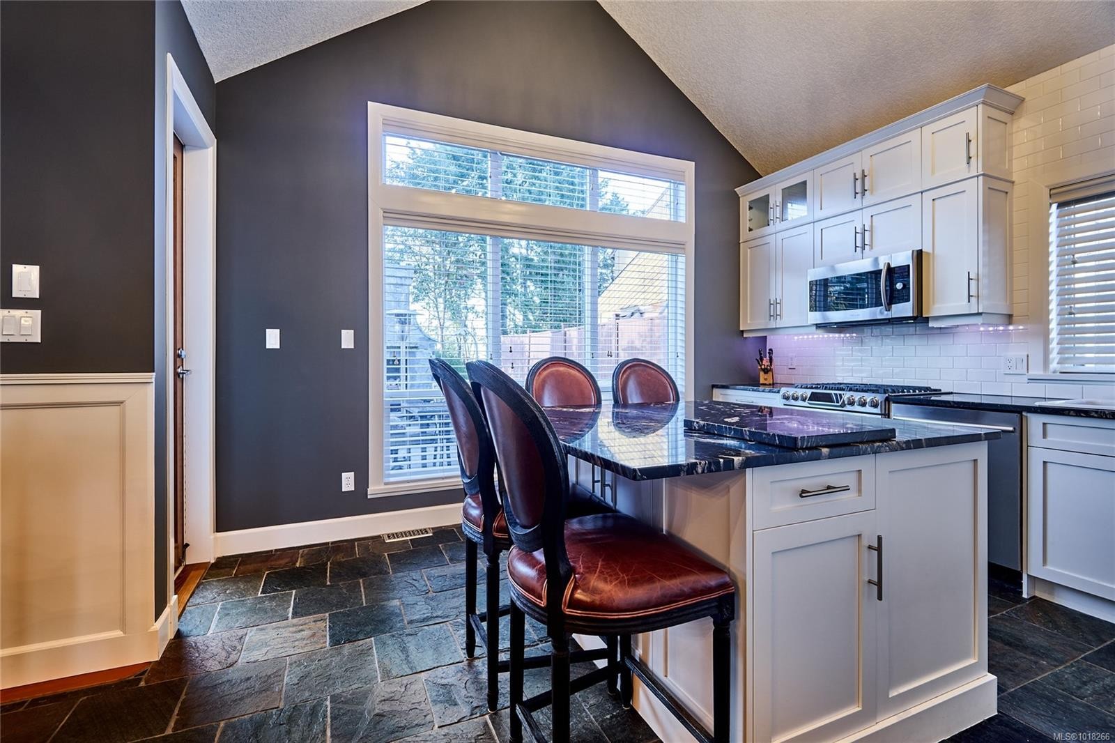 301 Mount Royal Pl, Nanaimo, BC