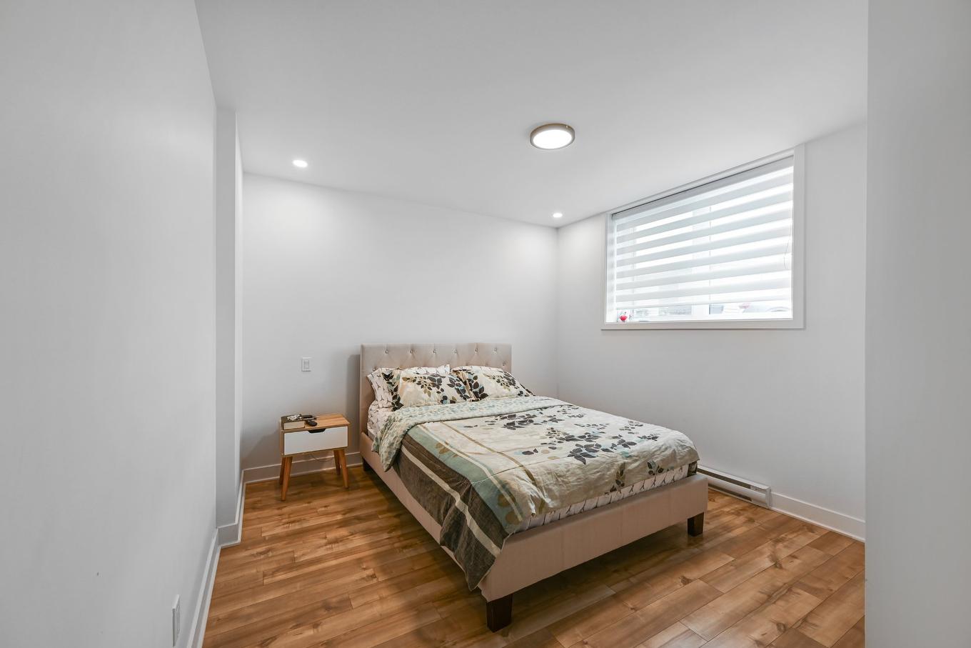 Chambre à coucher - 50 Rue Bella, Saint-Jean-Sur-Richelieu, QC - Indoor Photo Showing Bedroom