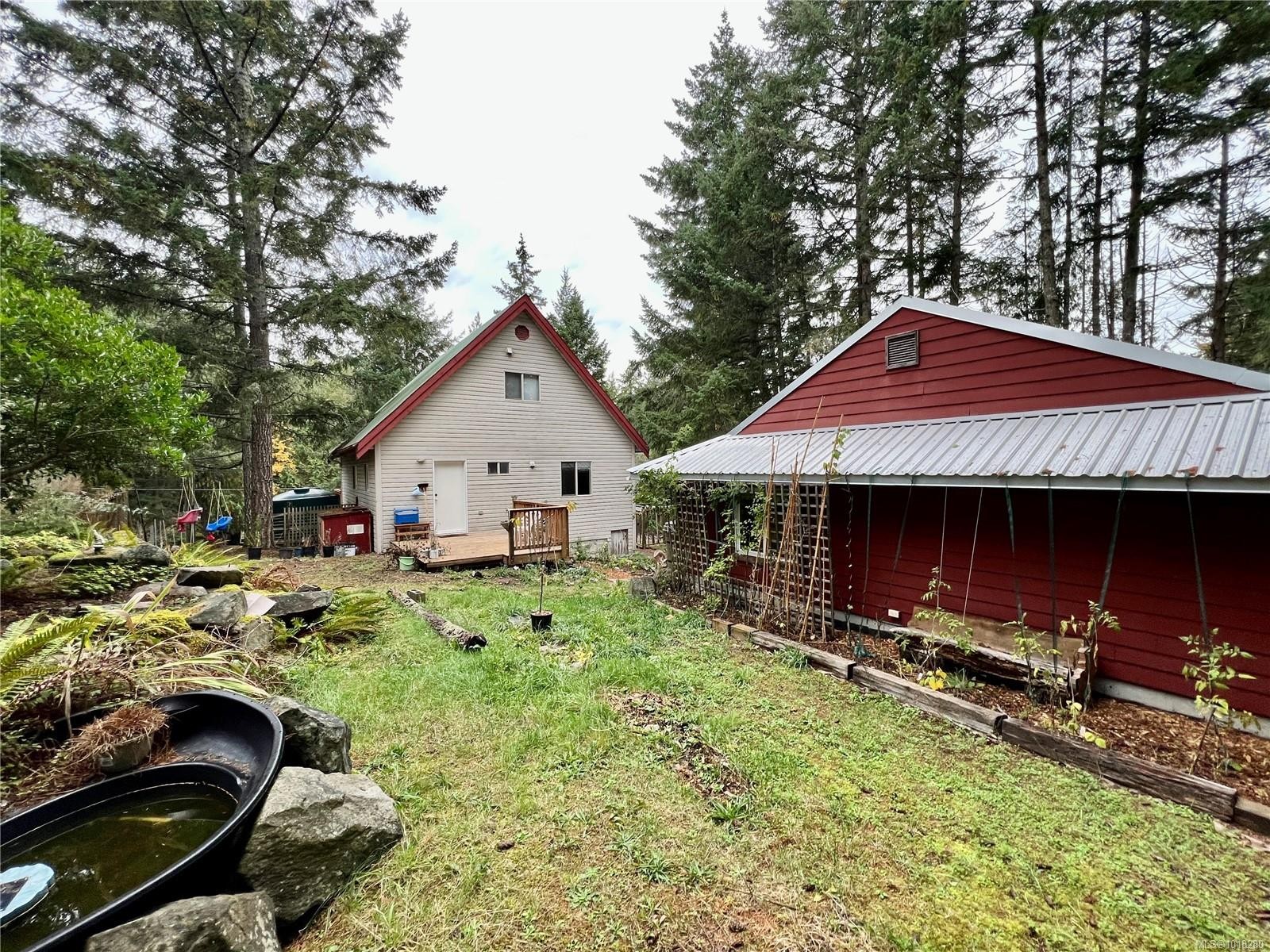 702 Charter Rd, Mayne Island, BC