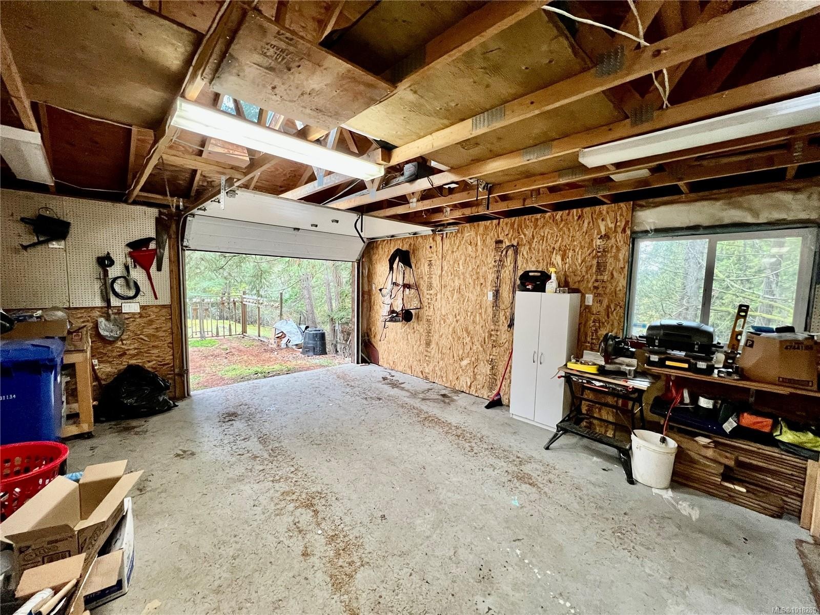 702 Charter Rd, Mayne Island, BC