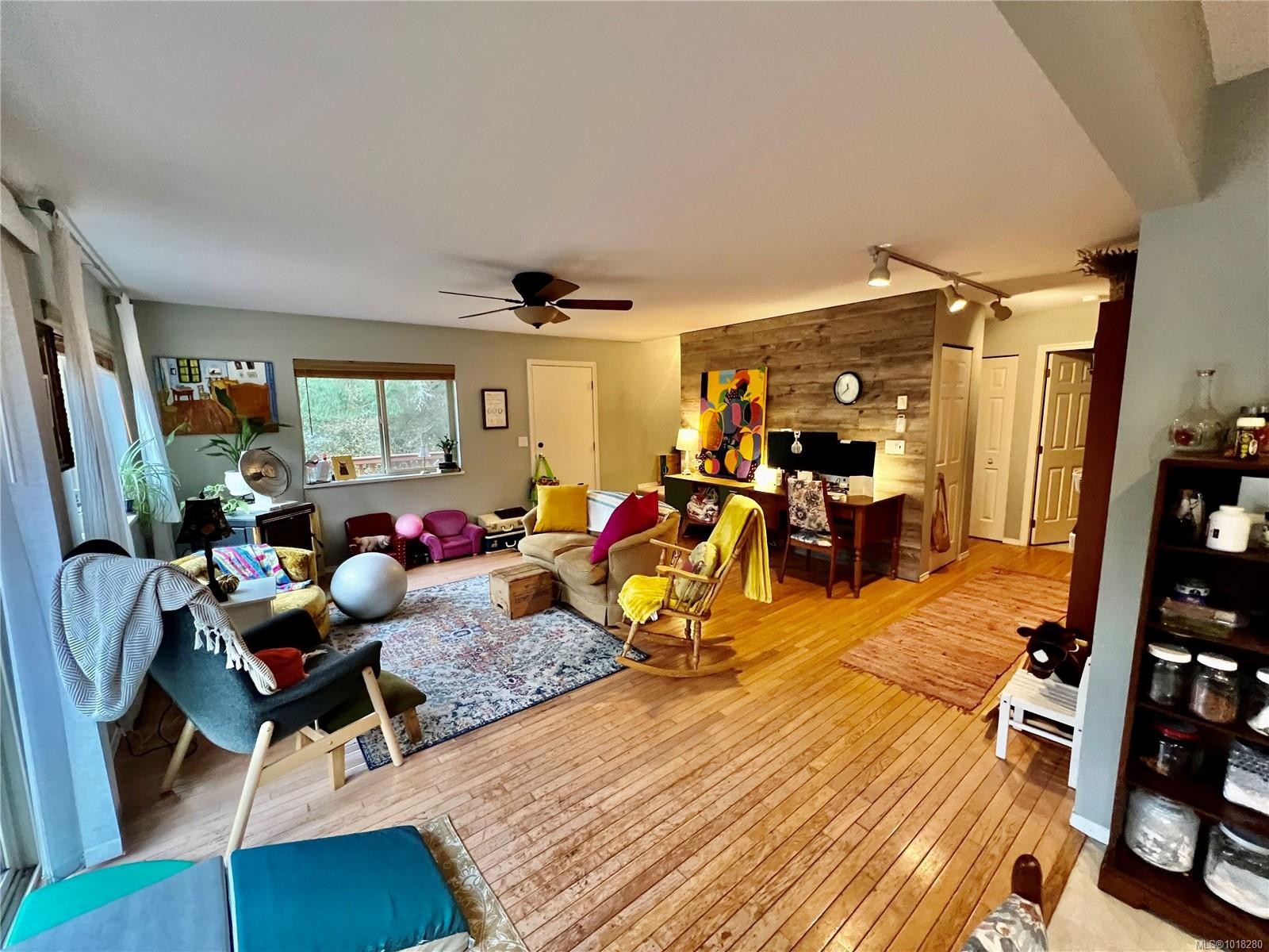 702 Charter Rd, Mayne Island, BC