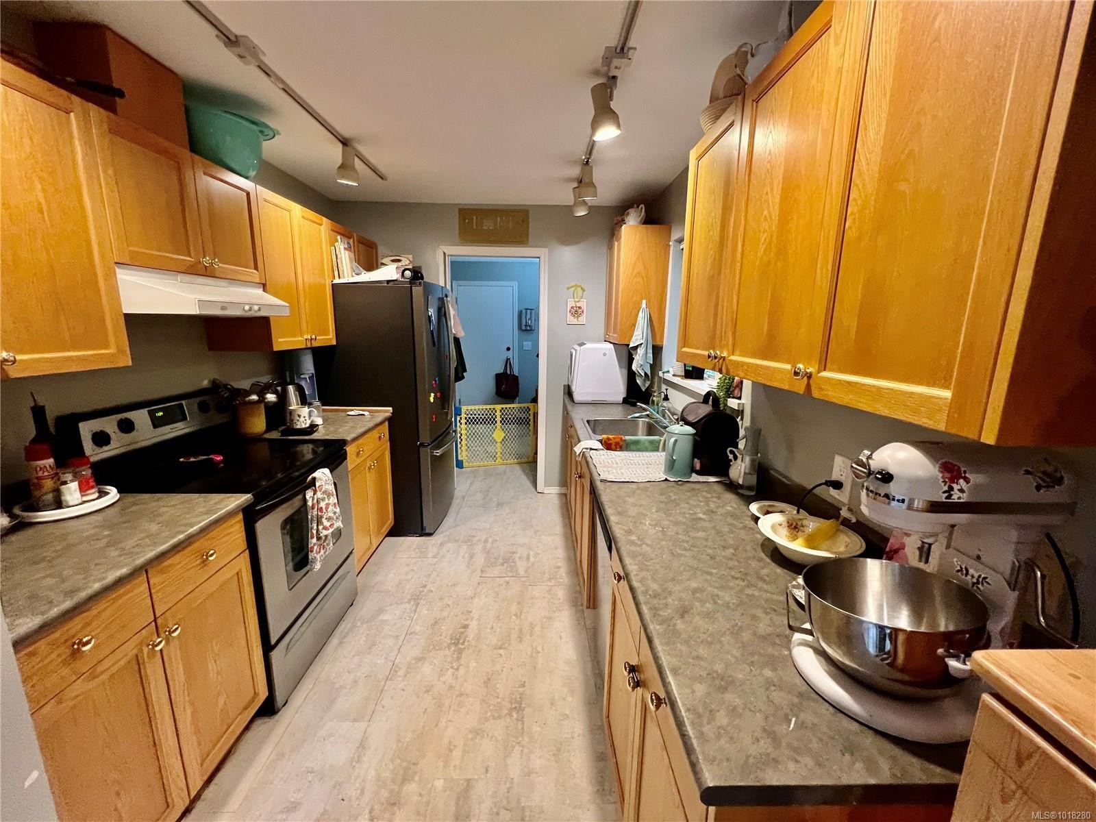 702 Charter Rd, Mayne Island, BC