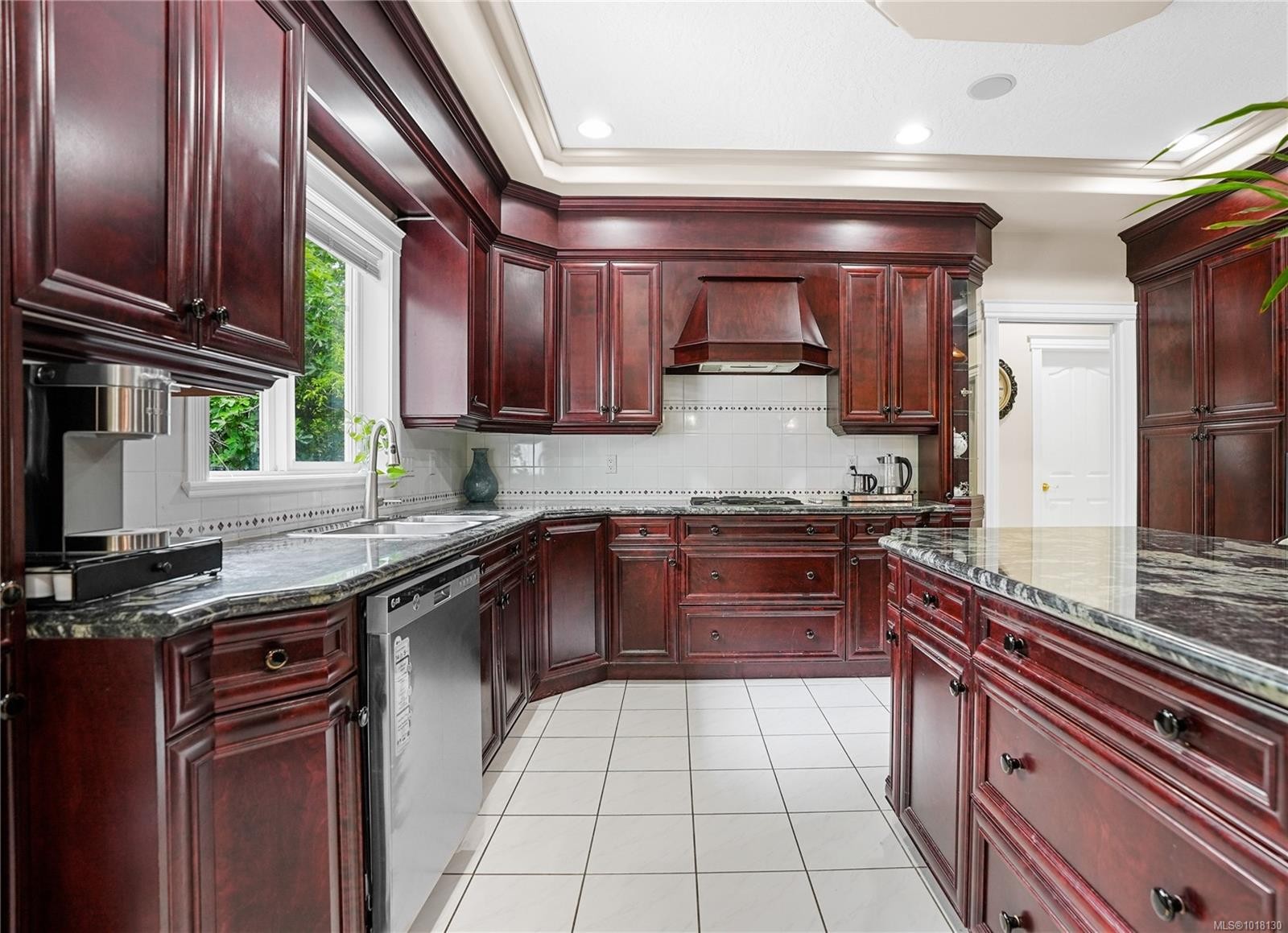 4638 Boulderwood Dr, Saanich, BC