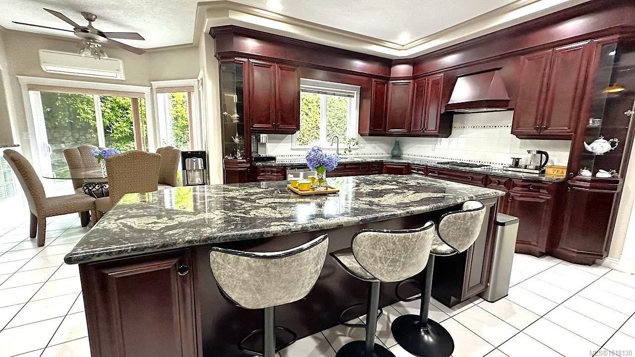 4638 Boulderwood Dr, Saanich, BC