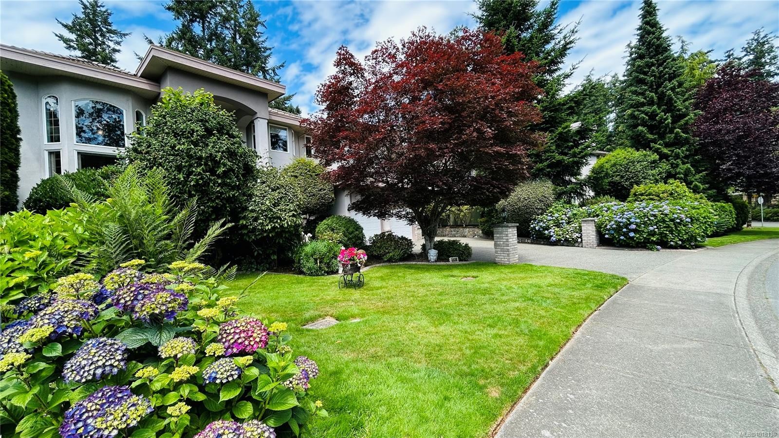 4638 Boulderwood Dr, Saanich, BC