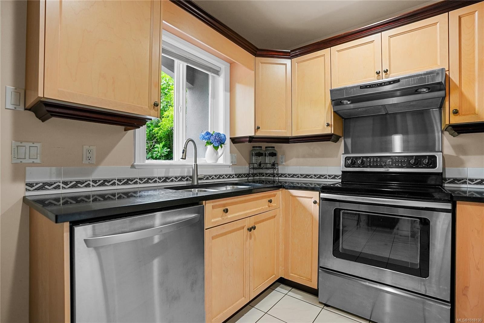 4638 Boulderwood Dr, Saanich, BC