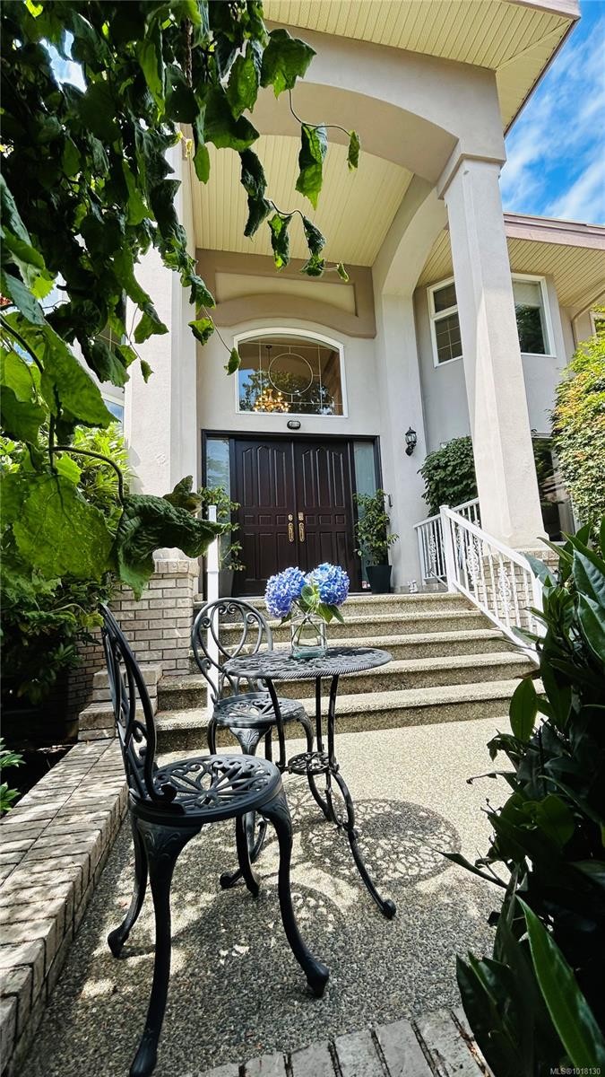 4638 Boulderwood Dr, Saanich, BC