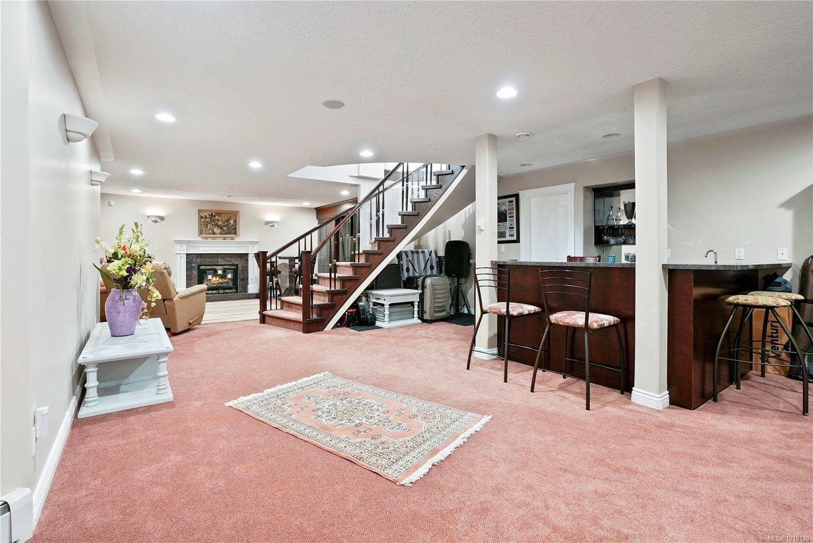 4638 Boulderwood Dr, Saanich, BC