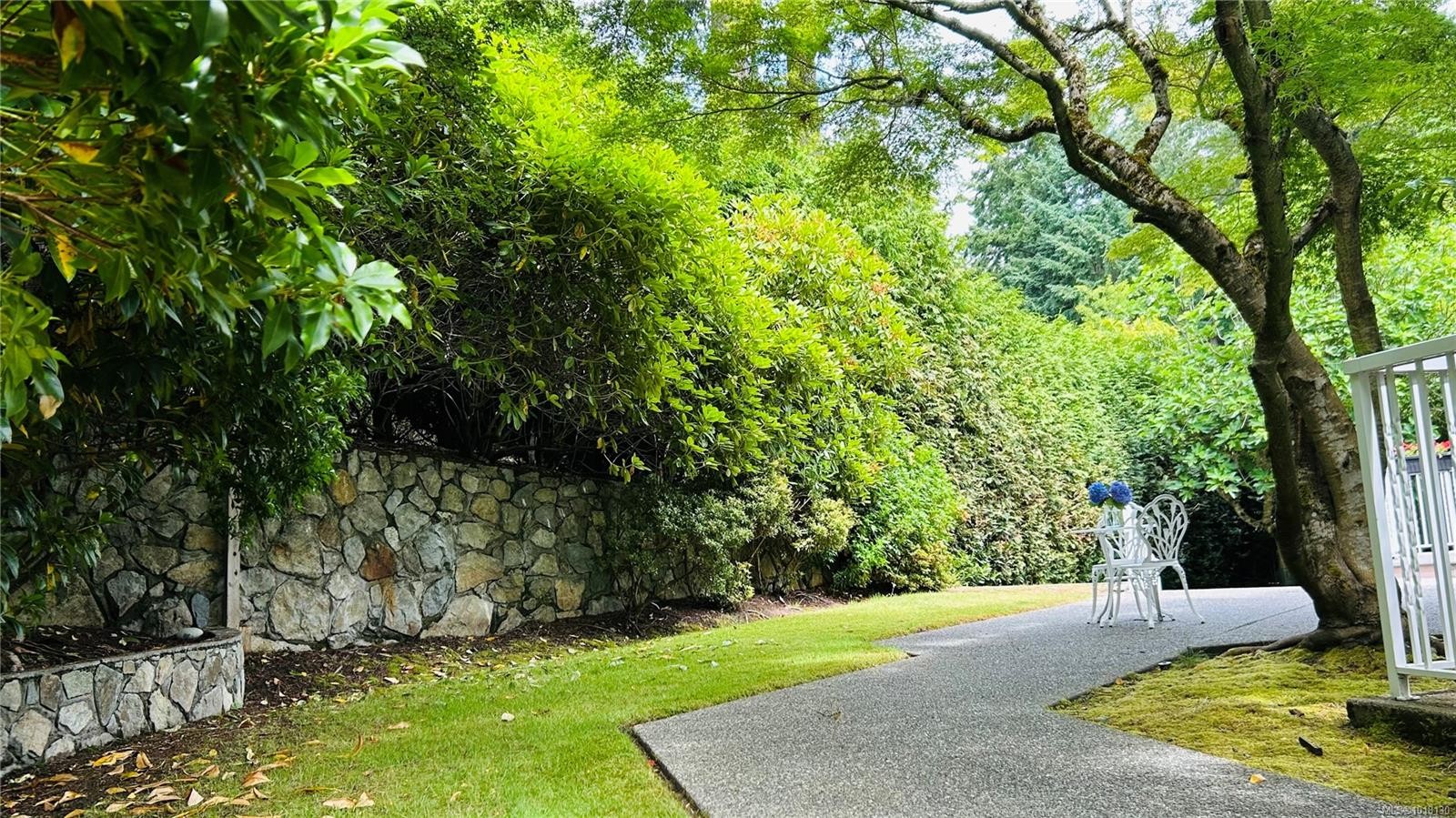 4638 Boulderwood Dr, Saanich, BC