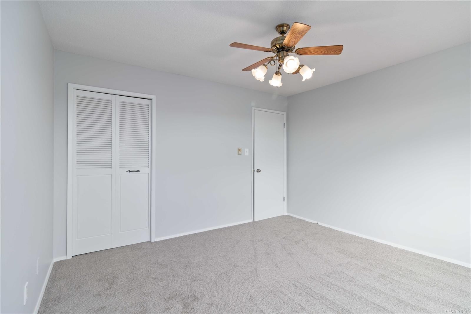 401-190 Gorge Rd West, Saanich, BC - Indoor Photo Showing Other Room