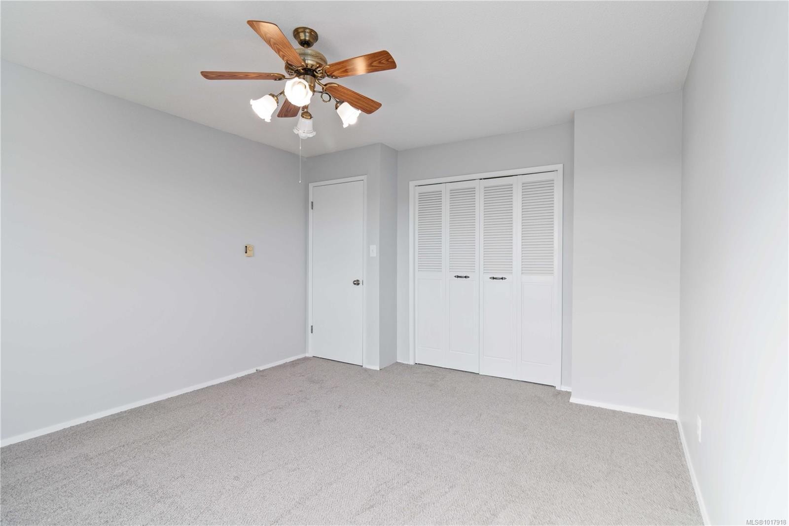 401-190 Gorge Rd West, Saanich, BC - Indoor Photo Showing Other Room