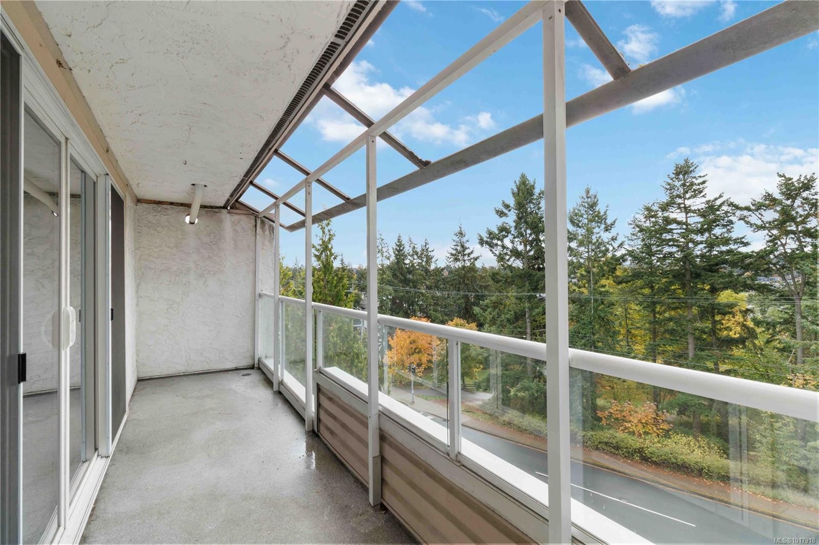 401-190 Gorge Rd West, Saanich, BC - Outdoor With Balcony With Exterior