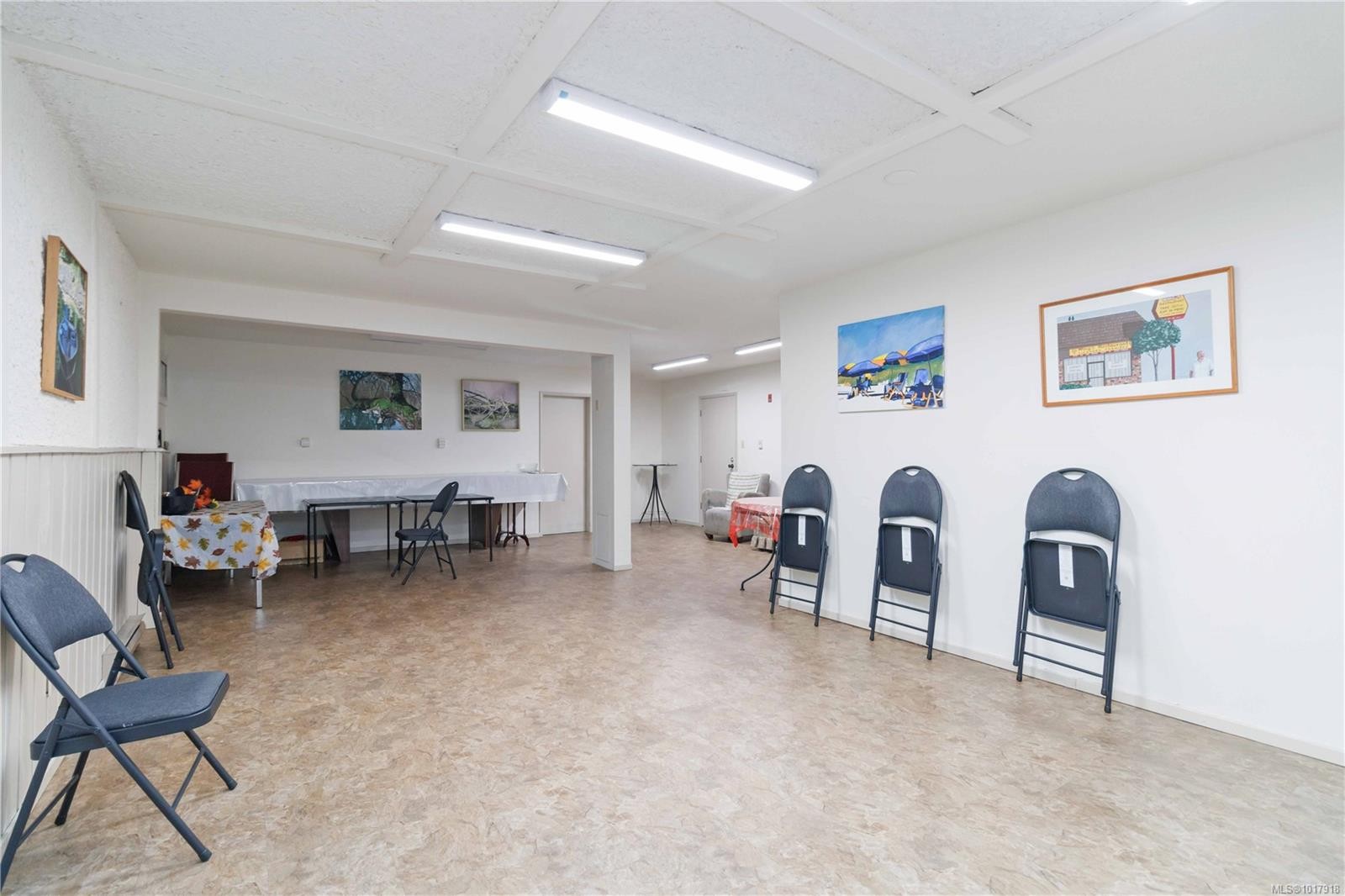 401-190 Gorge Rd West, Saanich, BC - Indoor